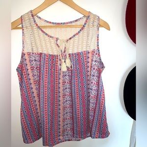 🌼 boho style spring top with crochet detailing.